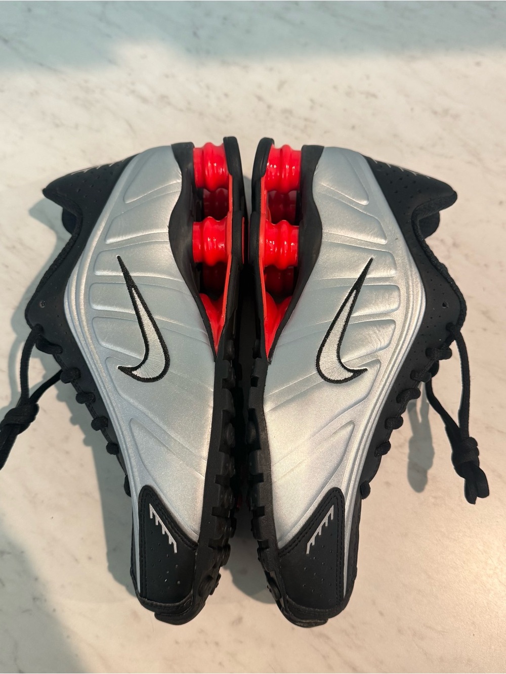 Nike Shox R4 OG 2025 Black Light Crimson Running Shoes AR3565-011 Women's Sz 7.5